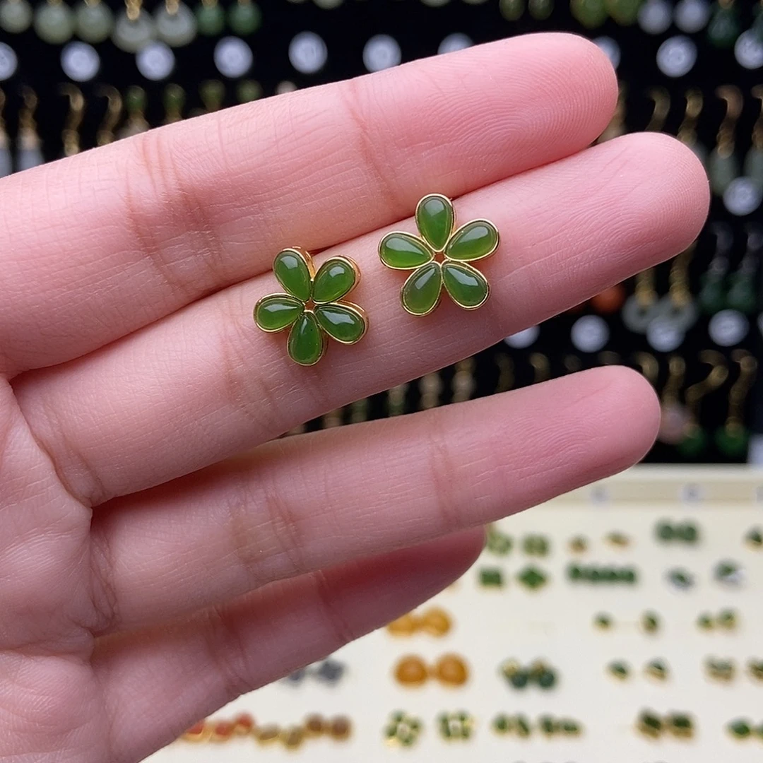 喜***子和田玉银S925镶嵌耳饰