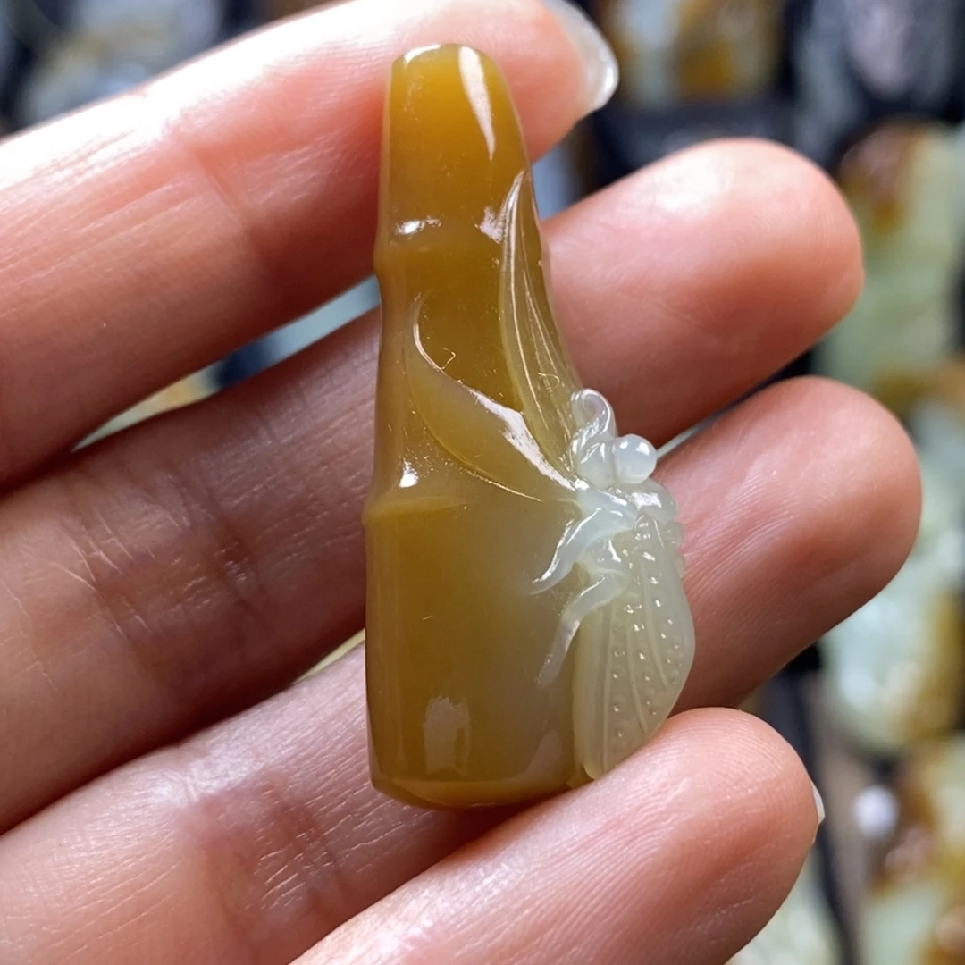 和田玉未镶嵌挂件