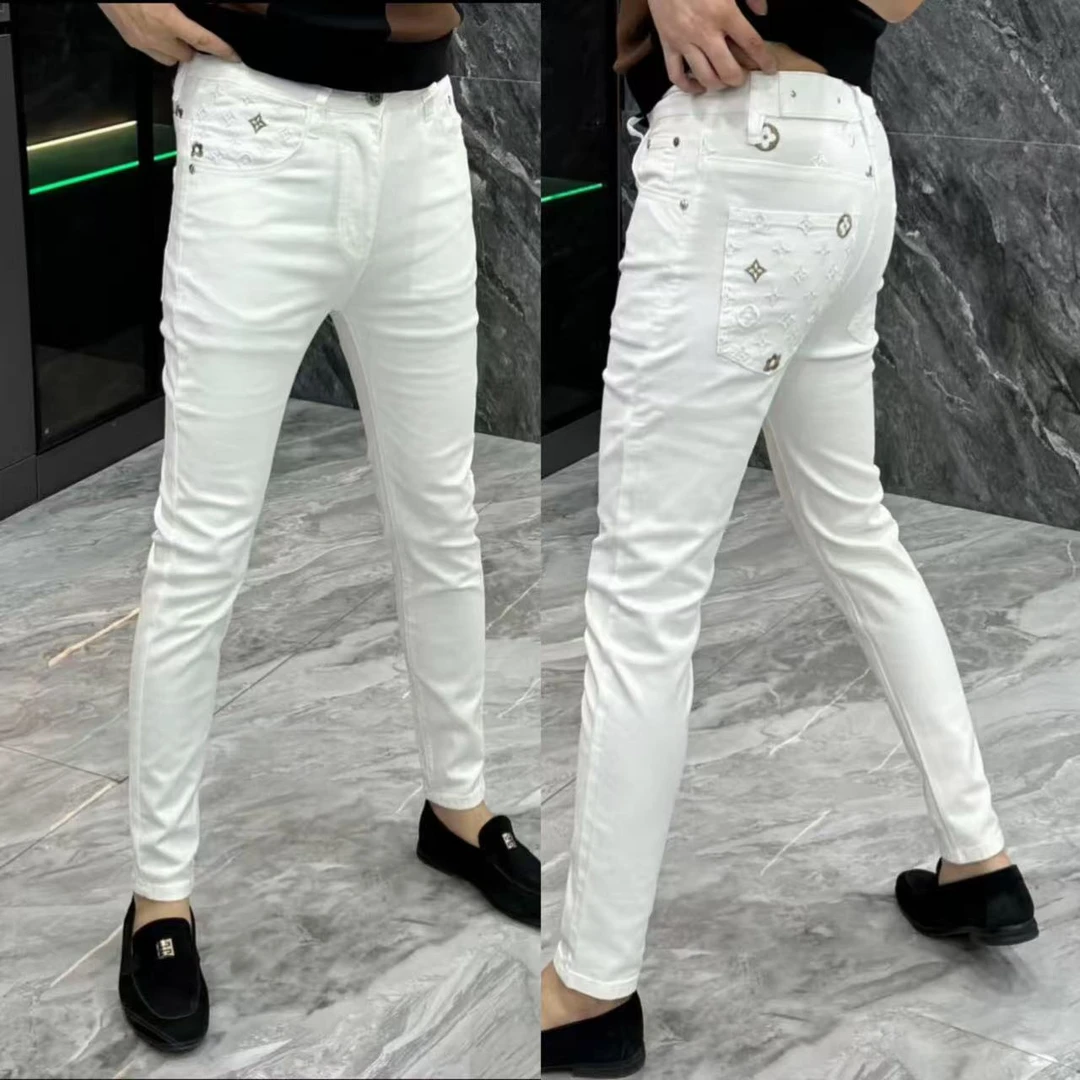 男士牛仔裤春季新款裤子男白色小脚裤男时尚刺绣百搭长裤修身显瘦