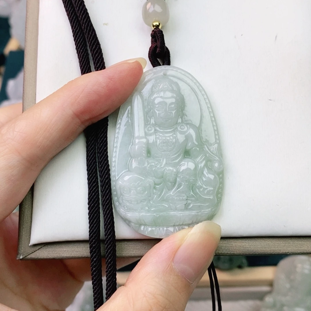 翡翠未镶嵌颈饰文殊菩萨