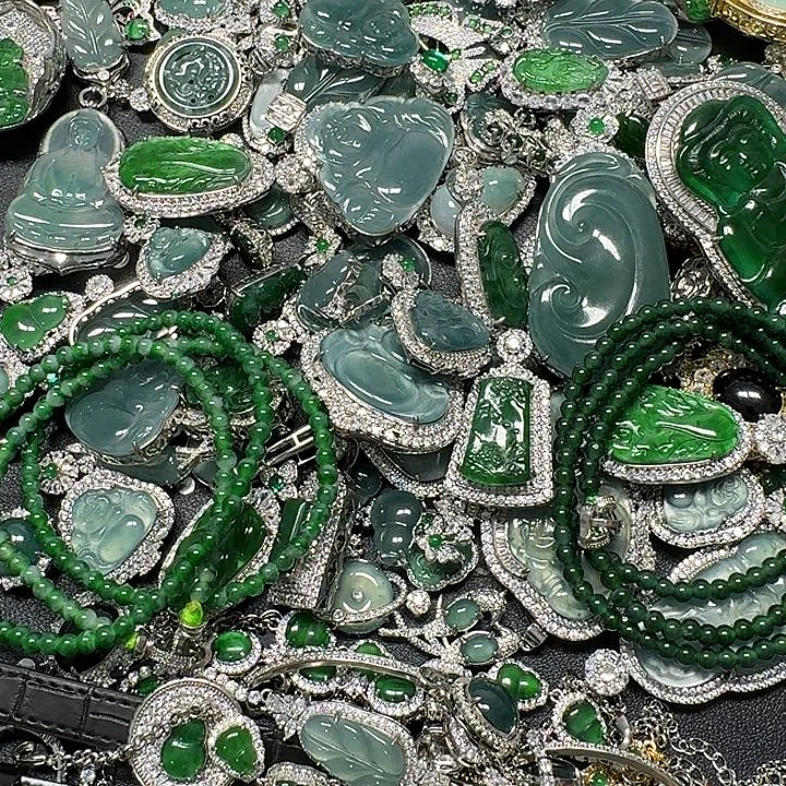 翡翠未镶嵌颈饰天然A货翡翠放漏