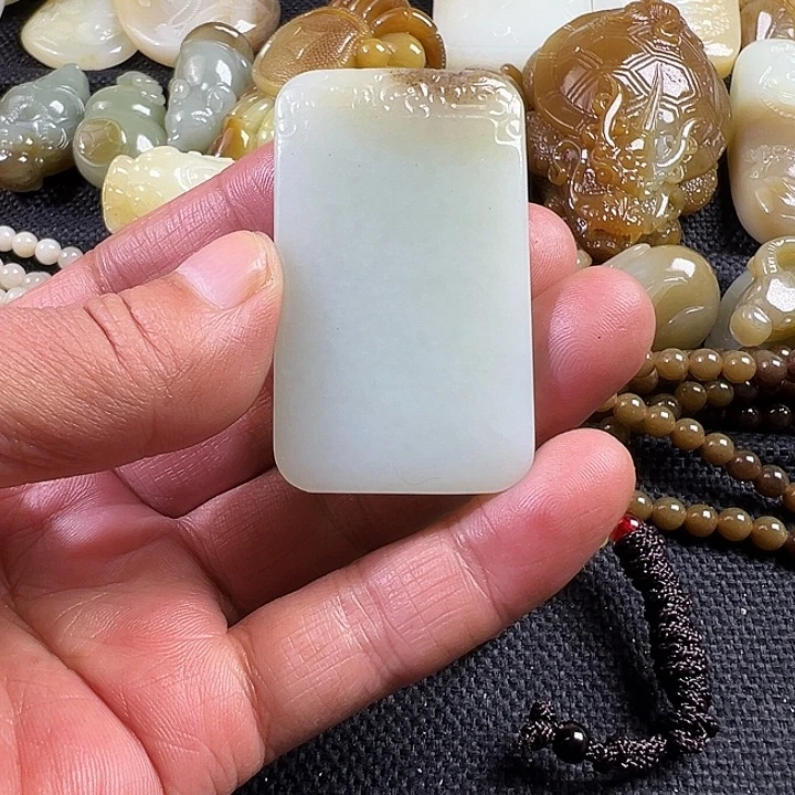 钲***淏和田玉未镶嵌吊坠(不含链)