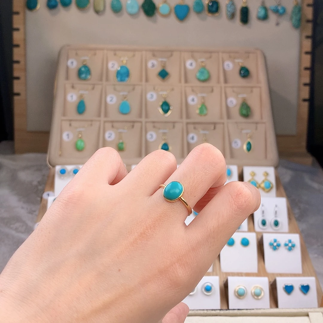 绿松石18K金镶嵌戒指