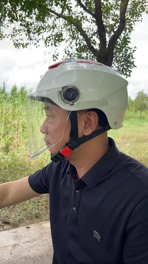 365新国标电动车摩托车夏季防晒双镜头盔款男女通用半盔半盔推荐