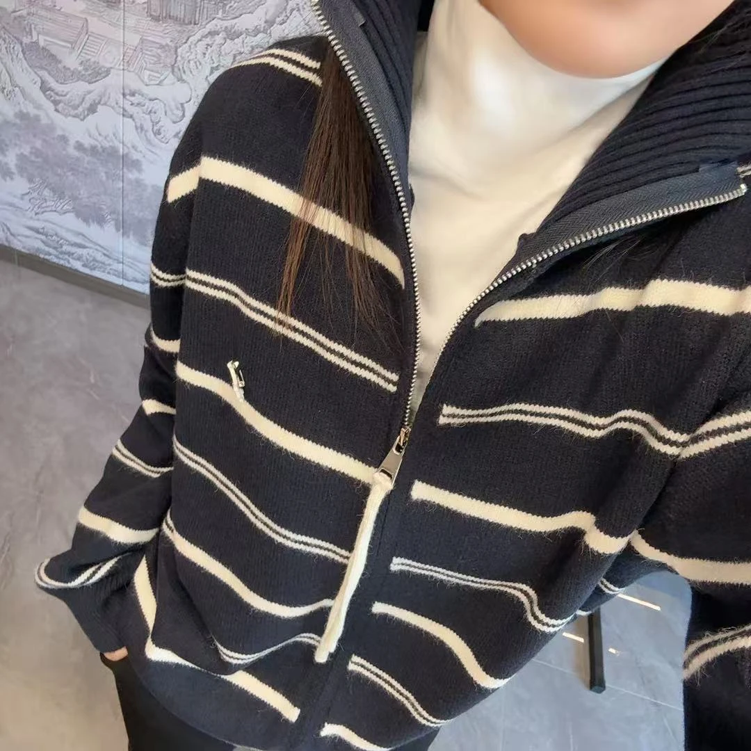拉链条纹女款毛衣