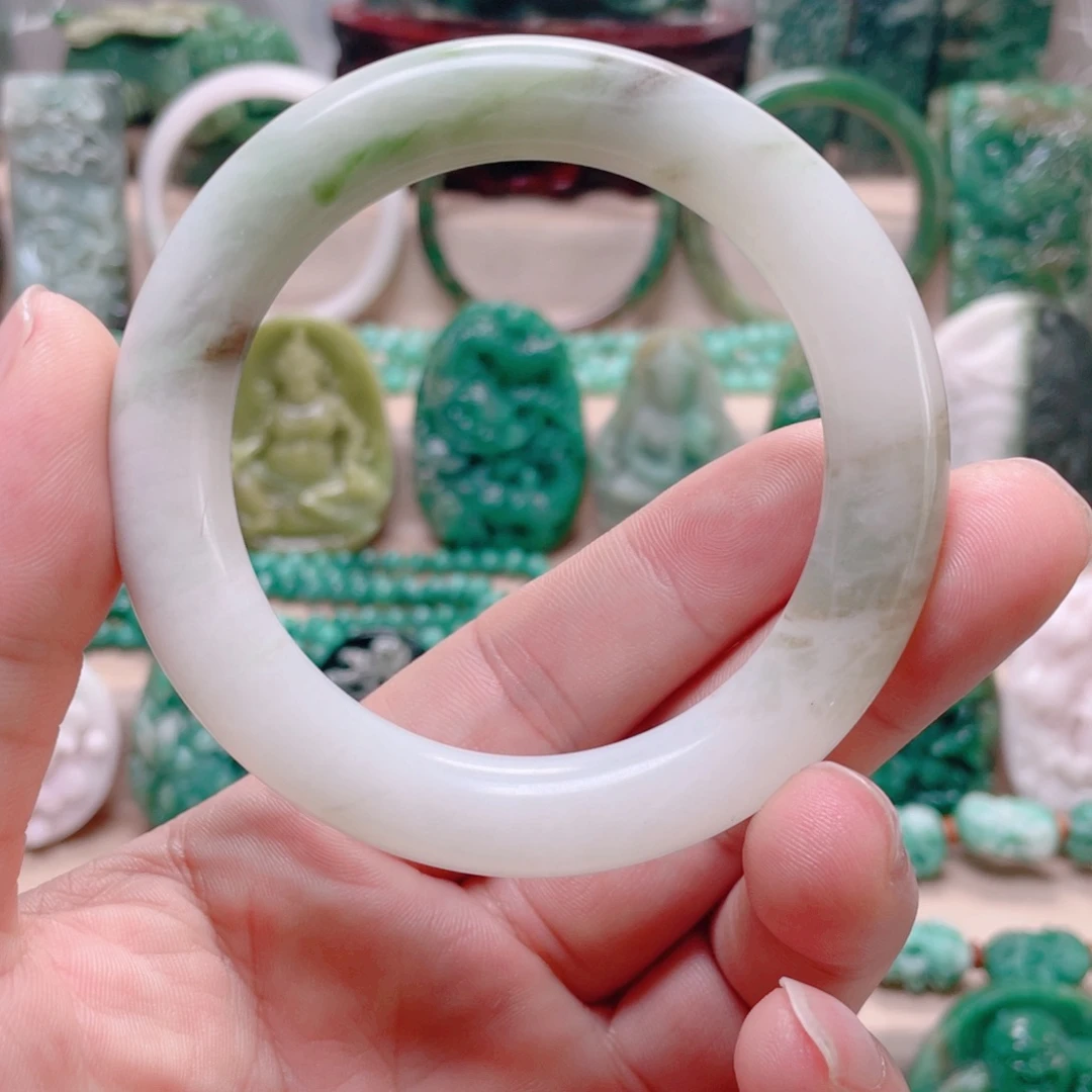 独山玉未镶嵌手镯