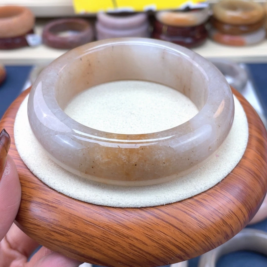 【闪购商品】石英质玉手镯未镶嵌