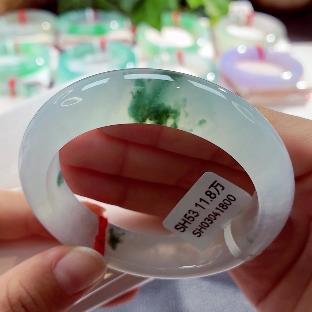 翡翠未镶嵌手镯白冰底飘绿花68-