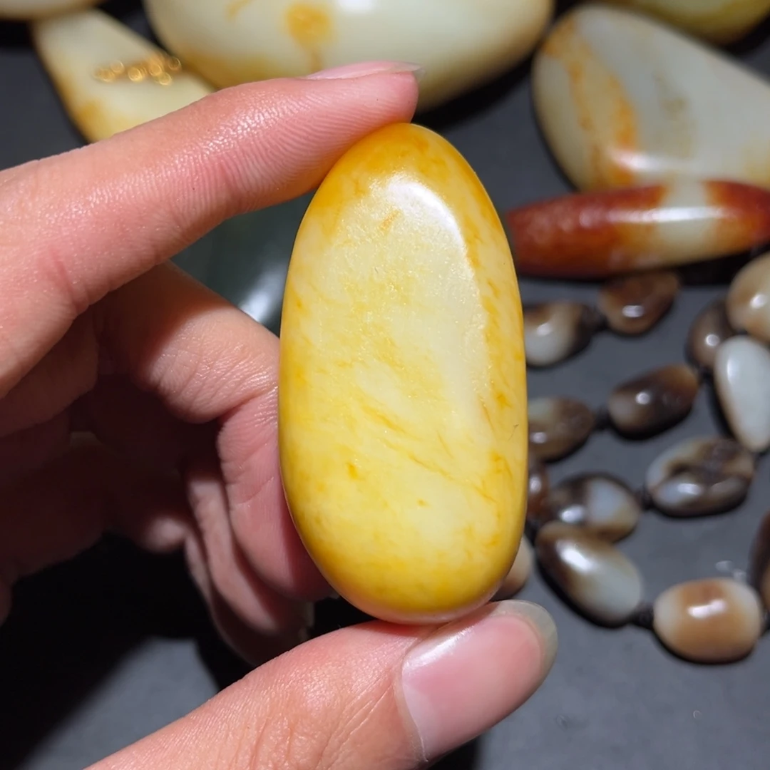 和田玉未镶嵌珠宝奇石