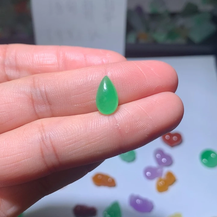 微***暖翡翠未镶嵌颈饰挂件