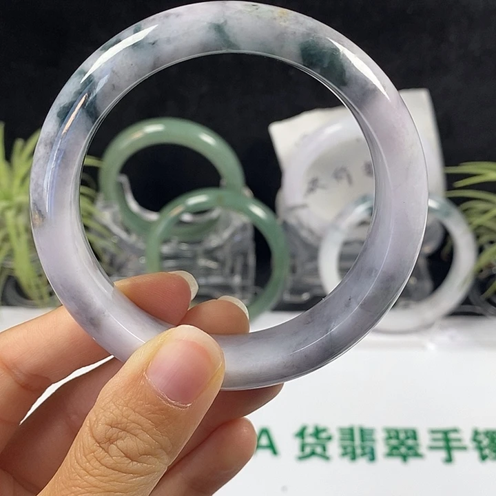 未镶嵌手镯翡翠65号。 58.4圈