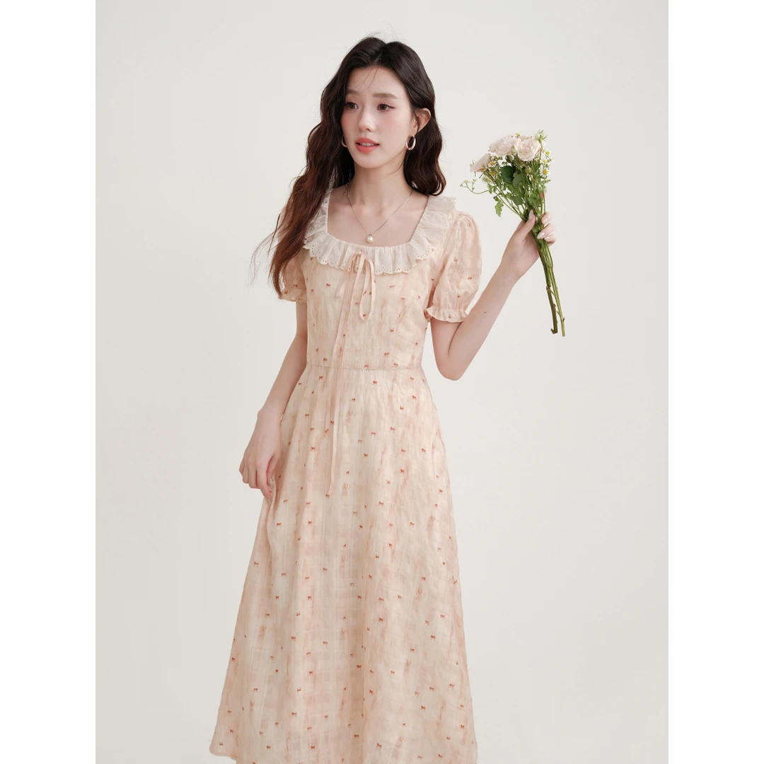 木易易 度假风方领碎花连衣裙女夏季2025新款甜美约会穿搭长裙