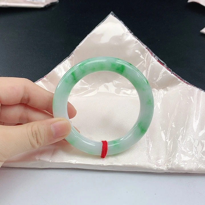 翡翠手镯未镶嵌翡翠524
