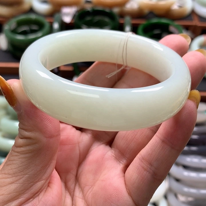 【闪购商品】未镶嵌手镯和田玉