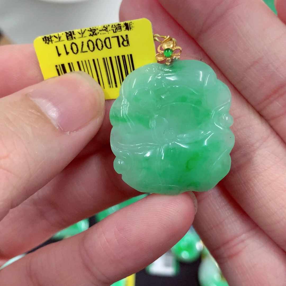 翡翠18K金镶嵌项链