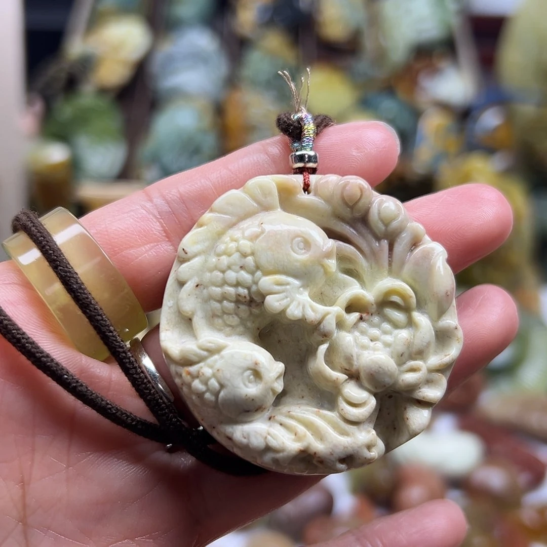 岫玉未镶嵌颈饰闪**雄辽阳粉双鱼