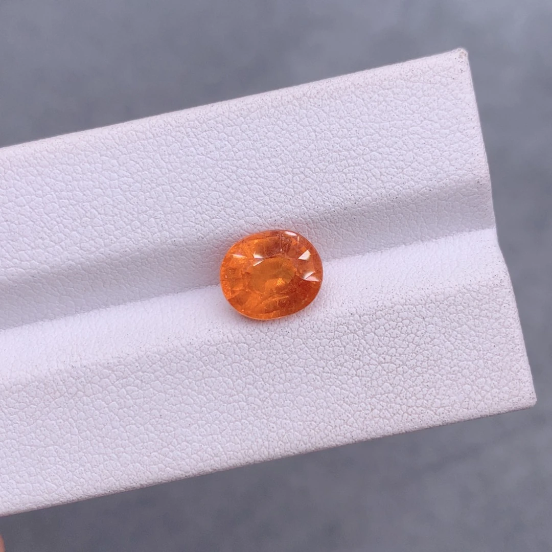 裸石石榴石（芬达石）未镶嵌3.5克拉