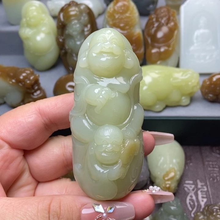 和田玉未镶嵌把件