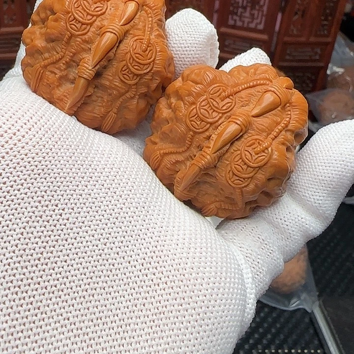 文玩核桃吊坠蛤蟆头一道筋纯手工雕刻