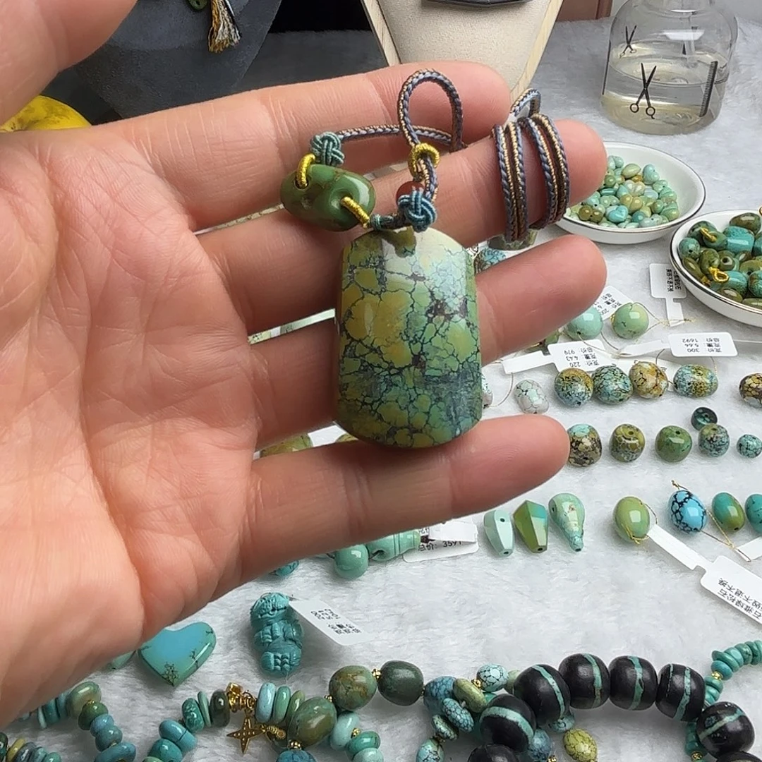 绿松石未镶嵌珠宝奇石