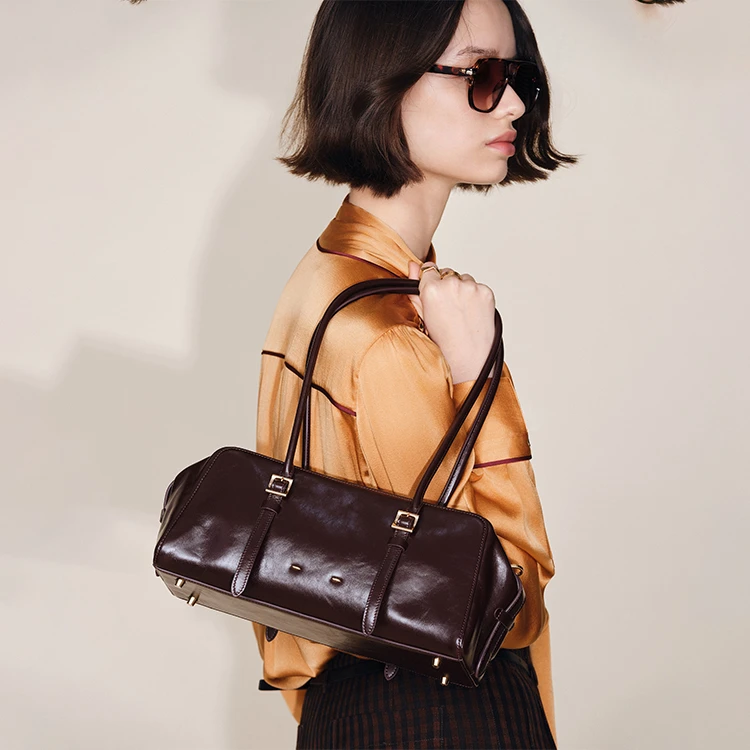 Fabrique Monti 秋冬新品油蜡牛皮单肩腋下波士顿包 - 中号
