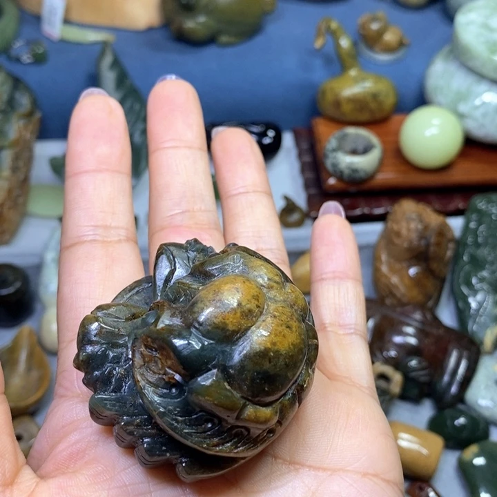 岫岩河磨玉（透闪石质玉）未镶嵌把件
