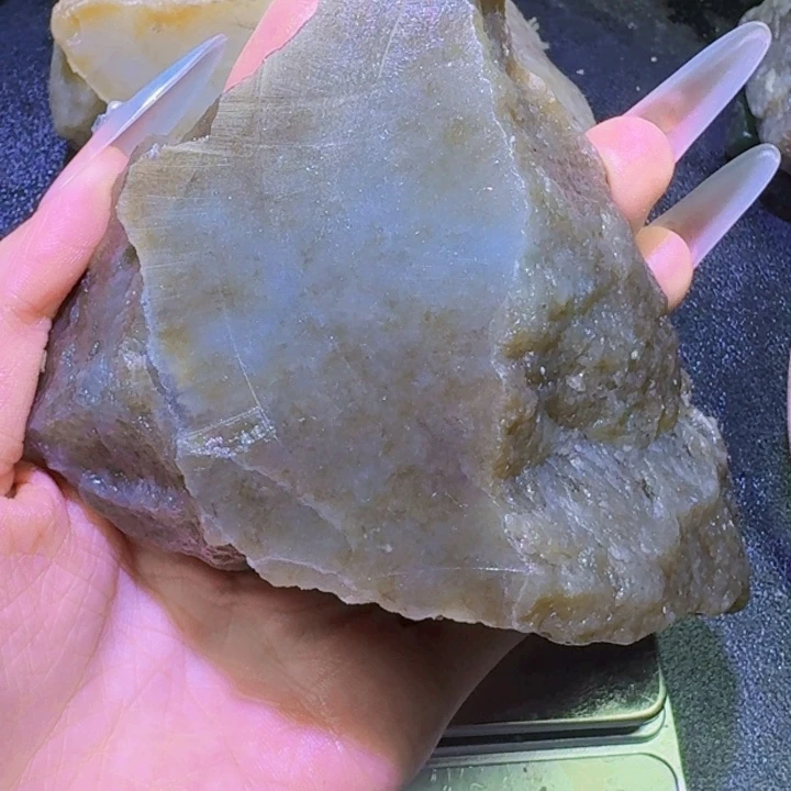 未镶嵌和田玉（糖玉）珠宝半成品