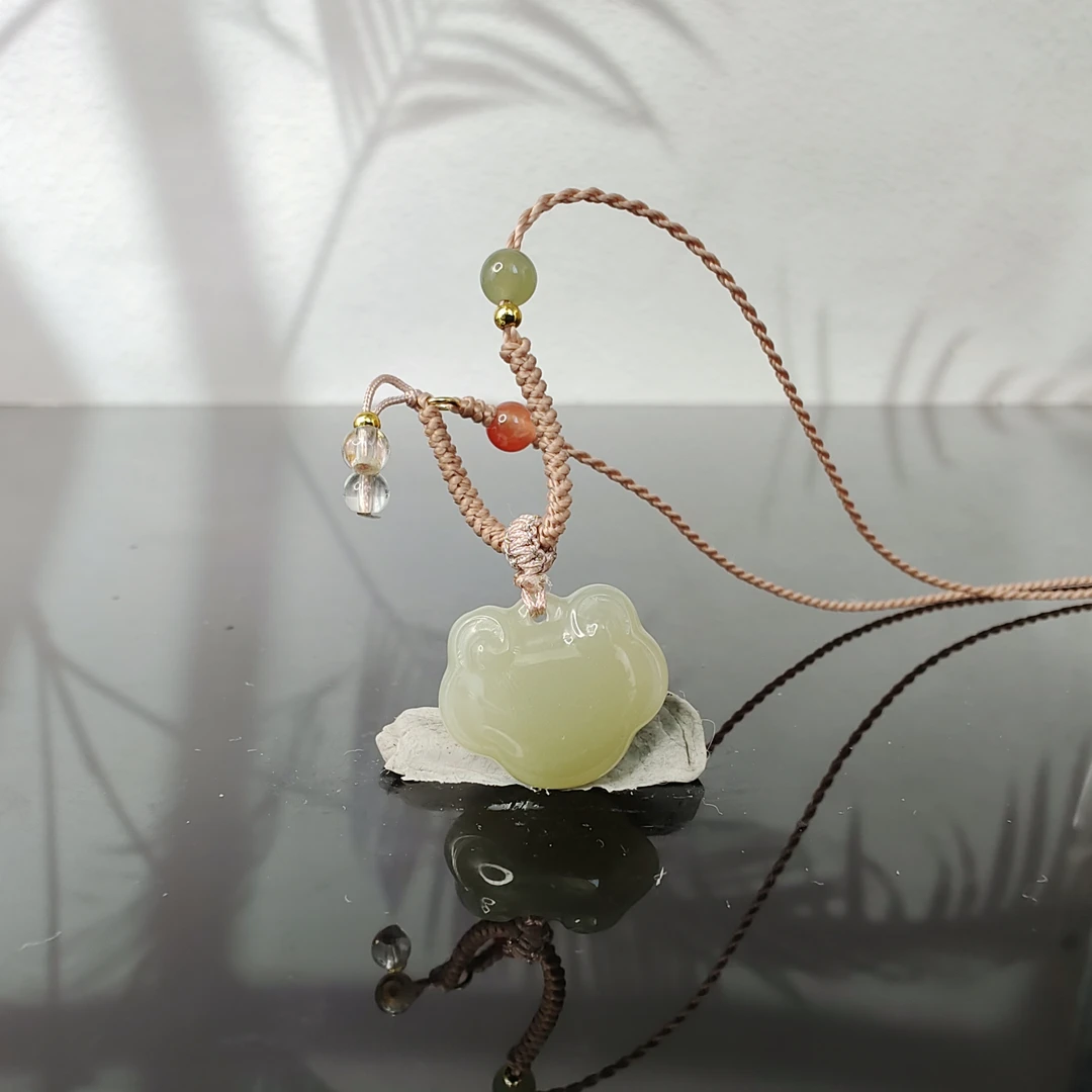 J和田玉平安锁吊坠3724