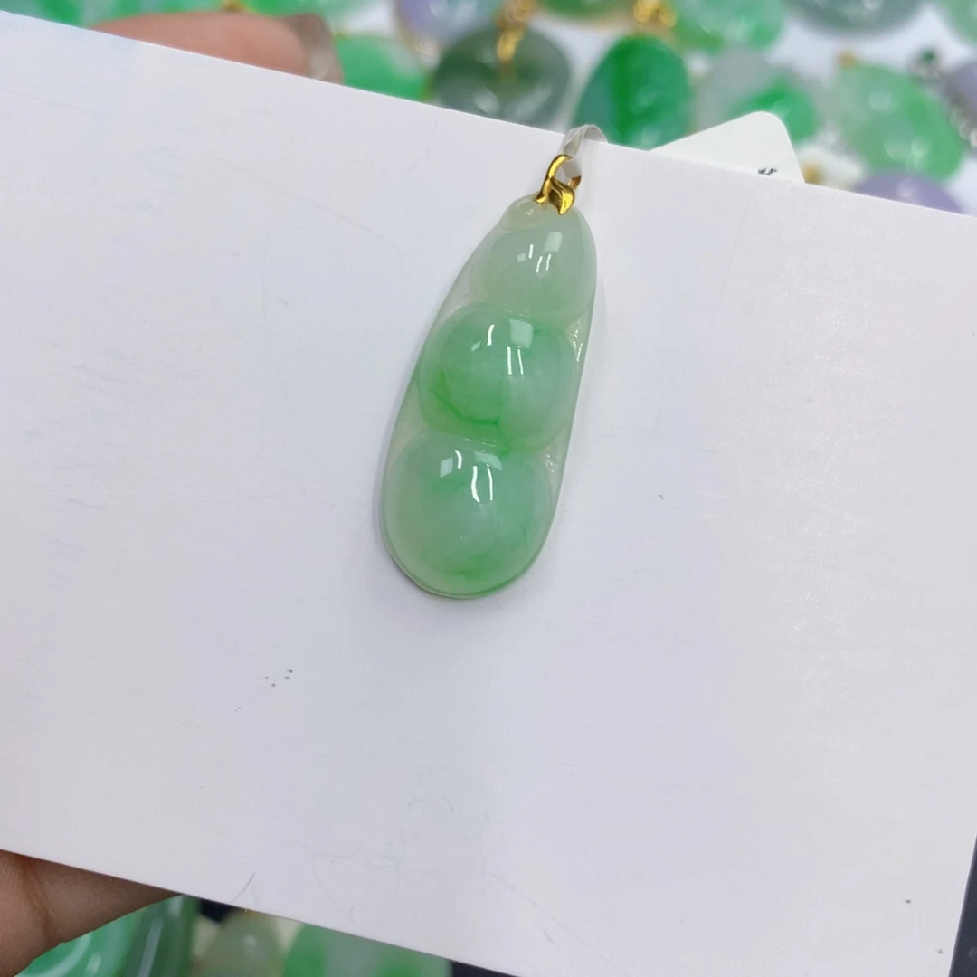 芭***鱼颈饰18K金镶嵌翡翠翡翠