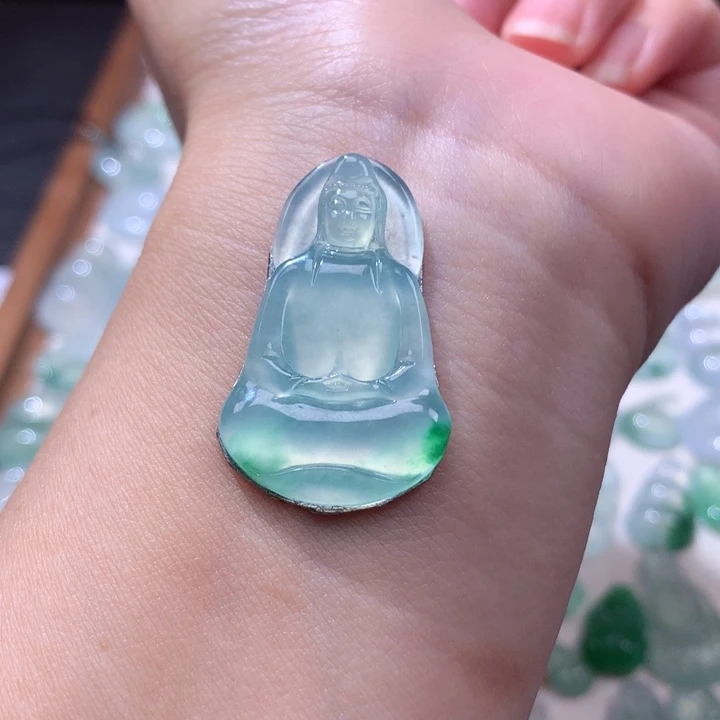 颈饰未镶嵌翡翠高冰飘阳绿素衣观音