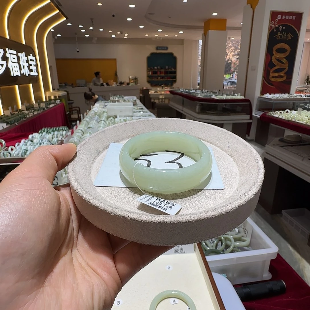 和田玉未镶嵌手镯157