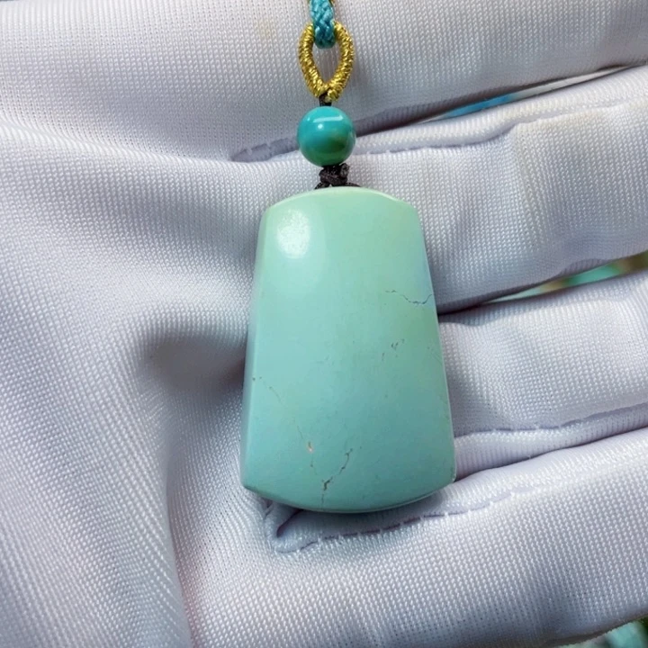 绿松石未镶嵌颈饰