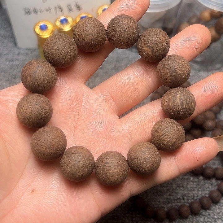 藤类降真香1.8圆柱绿油碳化老料精品一档