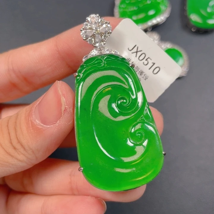 【闪购商品】颈饰银S925镶嵌翡翠翡翠