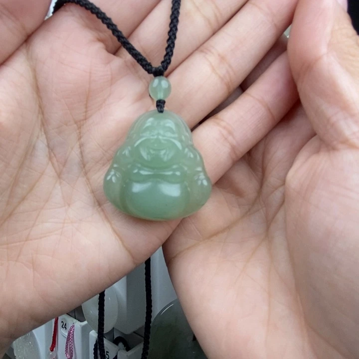 石英质玉未镶嵌颈饰