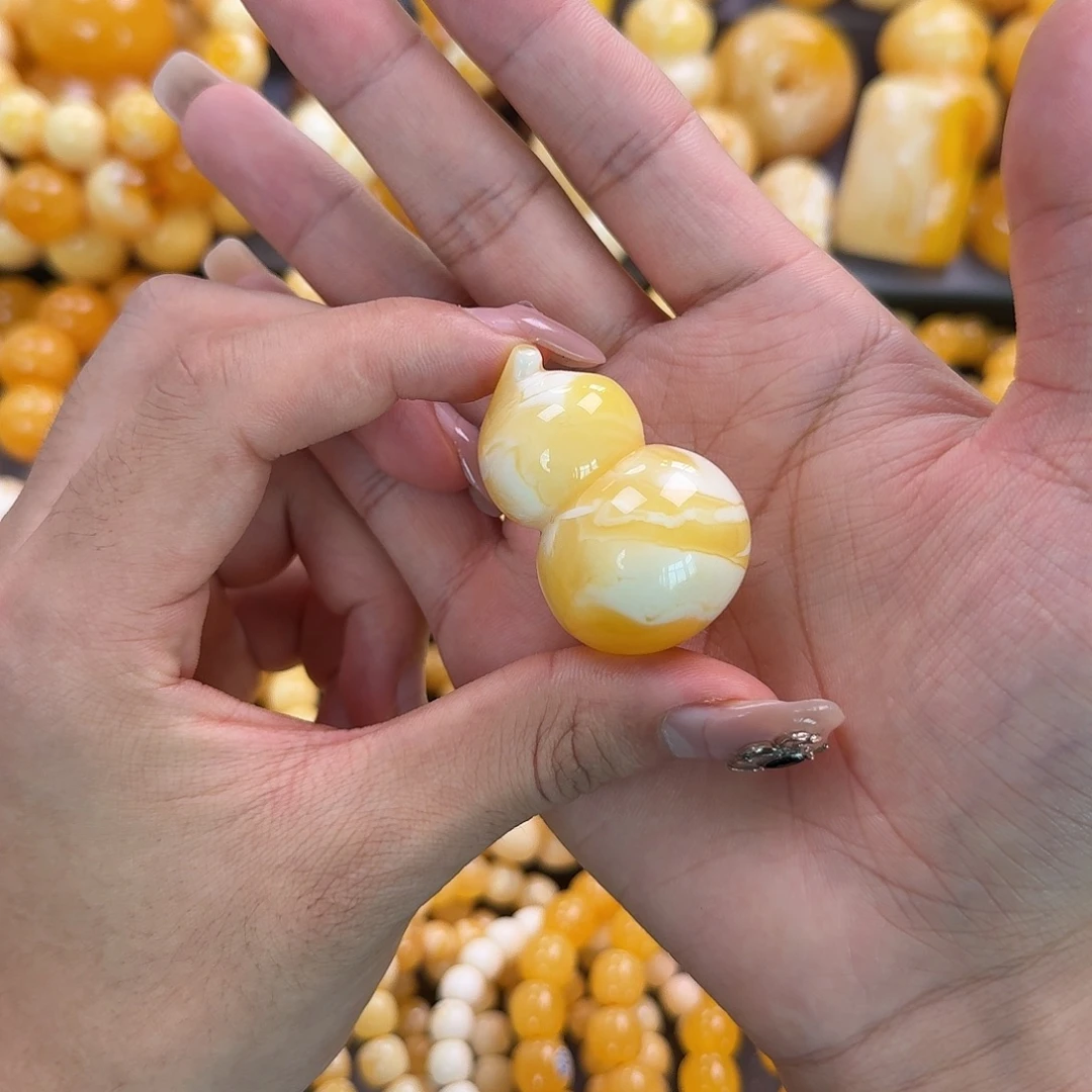 蜜蜡未镶嵌珠宝奇石19.8g