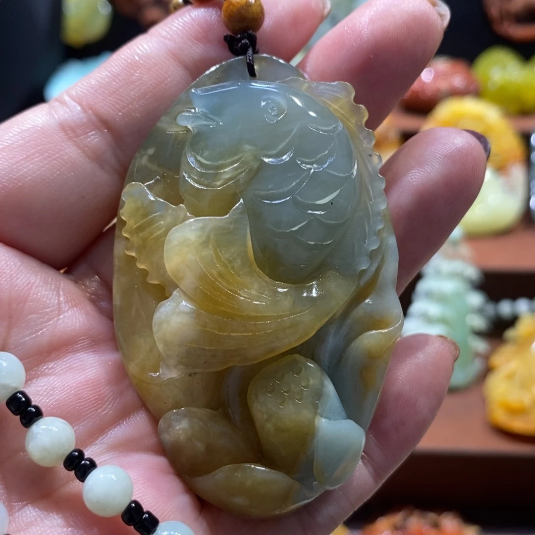 蛇纹石玉颈饰未镶嵌