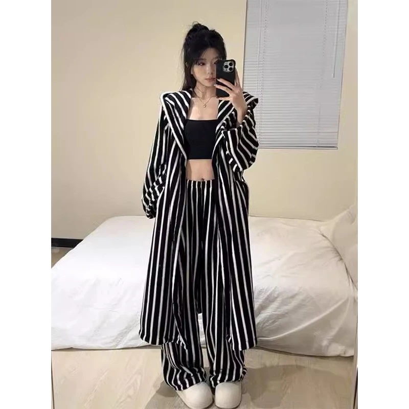高级感条纹珊瑚绒睡衣女秋冬2025年加厚长款睡袍长袖家居服两件套