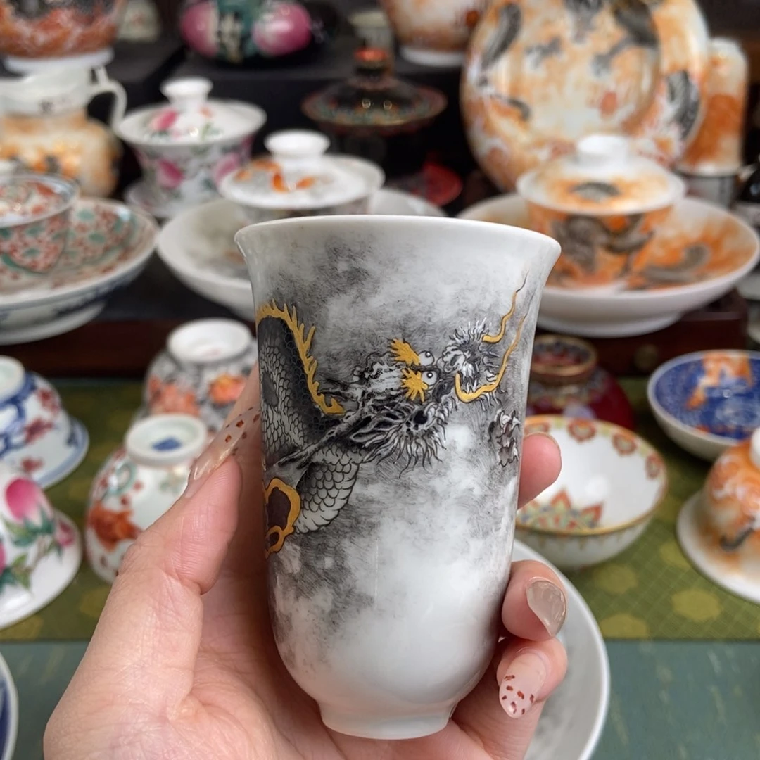 陶瓷的设计师是在