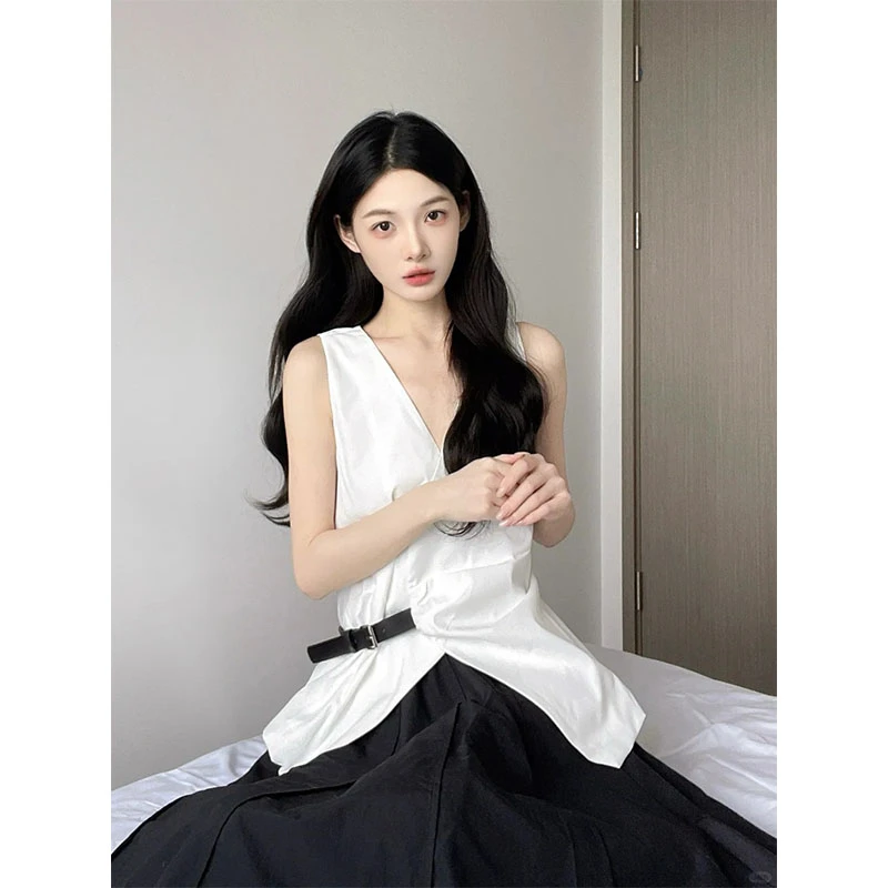 法式时尚通勤修身型纯欲风收腰无袖背心夏季收腰小众白色马甲上衣