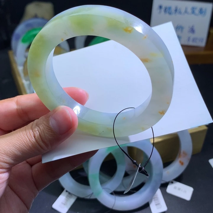 定制翡翠未镶嵌翡翠手镯