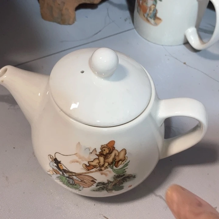 瓷片一厂三打单孔壶