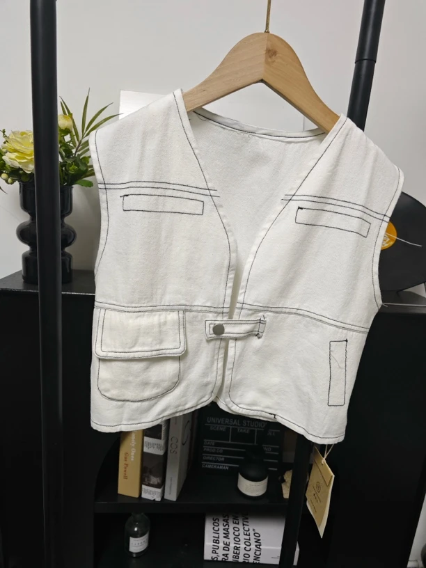 2025漫画风马甲背心