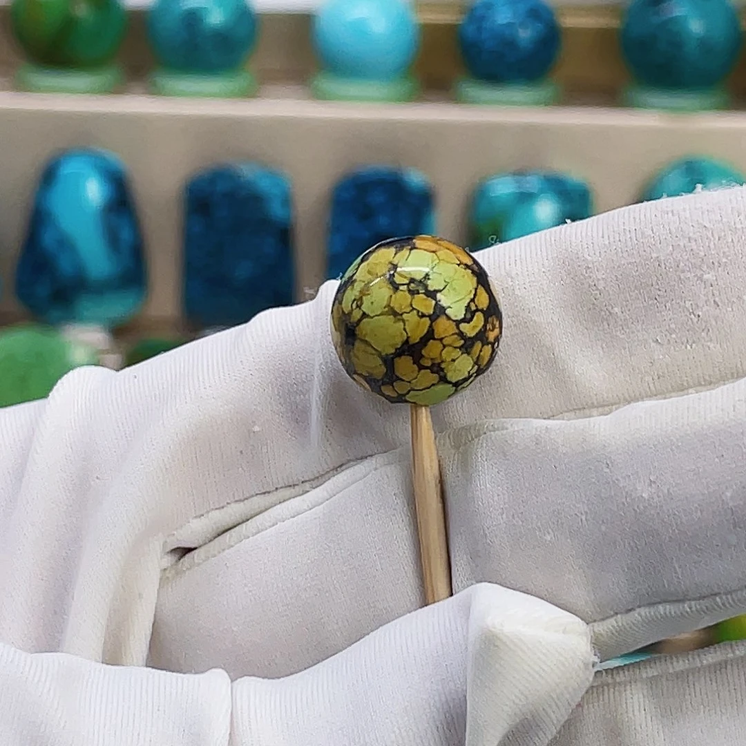 绿松石未镶嵌颈饰