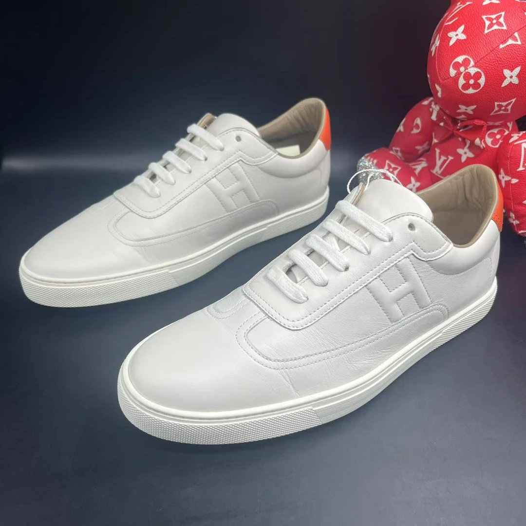95新 Hermes/爱马仕 奶白色大H时尚男士低帮板鞋42码数 lz317