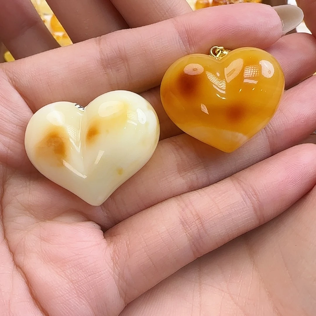 琥珀未镶嵌珠宝奇石小**?蜜蜡