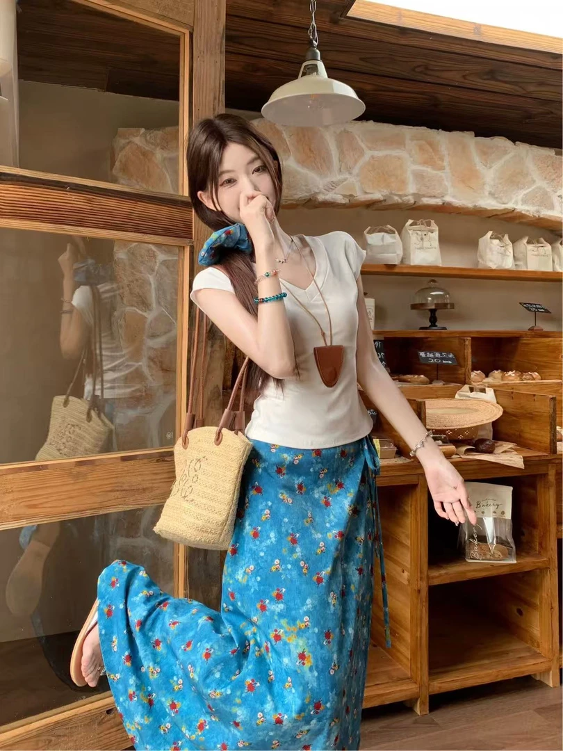 ZHUZHU 时尚套装白色V领短袖女高腰显瘦碎花半身裙两件套【420】