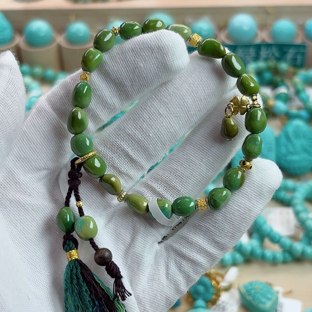 绿松石未镶嵌珠宝奇石