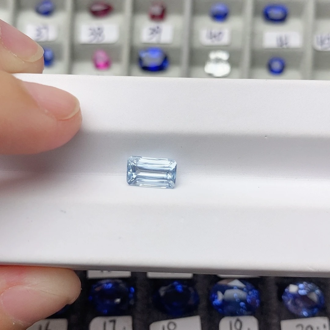 海蓝宝石裸石未镶嵌切工精致玻璃体透亮1.10ct/1885号