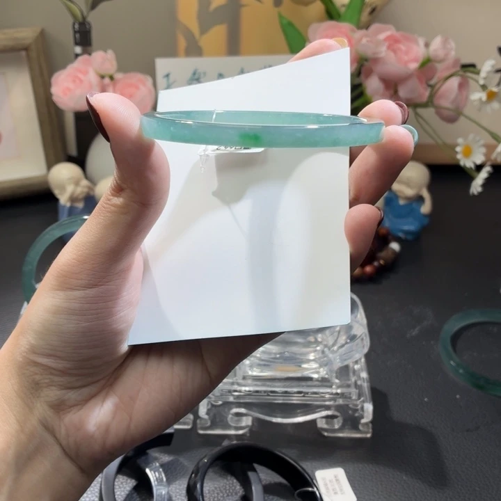翡翠未镶嵌手镯一抹阳绿64